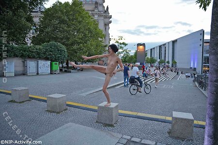 Nude in Public Nude Leaked Photo #3412