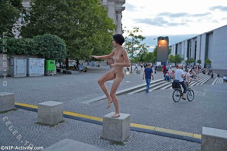 Nude in Public Nude Leaked Photo #3413