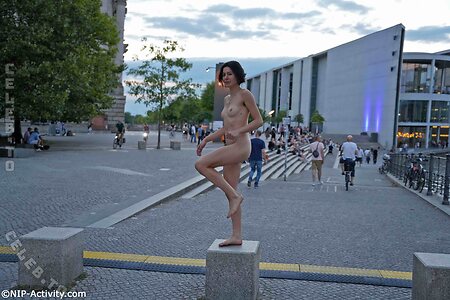 Nude in Public Nude Leaked Photo #3415