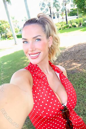 Paige Spiranac Nude Leaked Photo #527