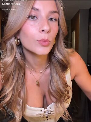Paula Doeringer Nude Leaked Photo #567