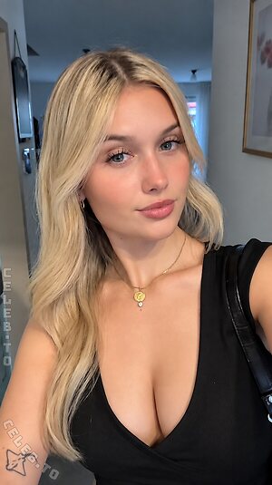 Paulagze More Nude Photos