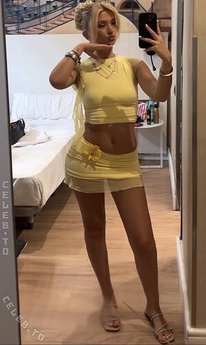 Paula.hmg Nude Leaked Photo #18