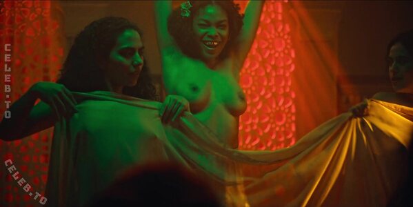 Paulina Gaitan Nude Leaked Photo #14