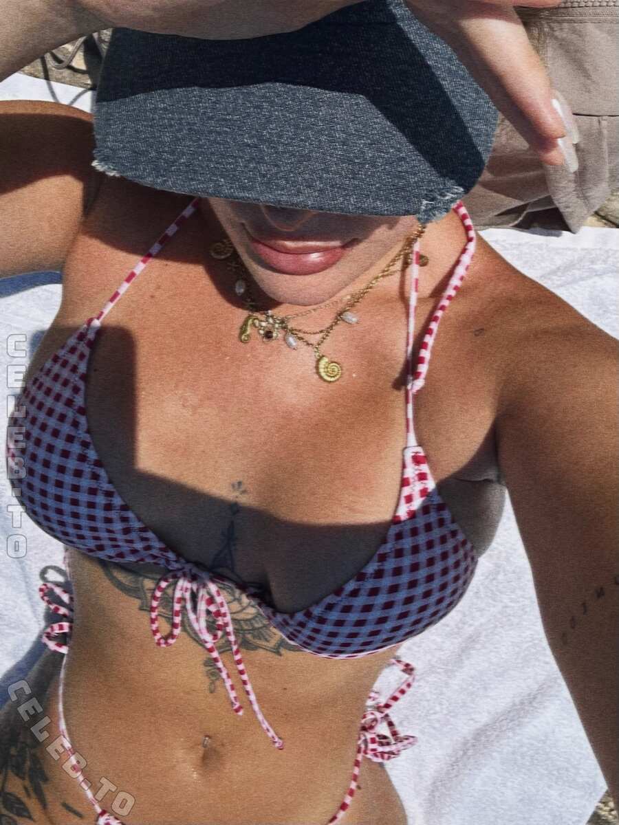 paulinecaspari Nude Leaked Photos