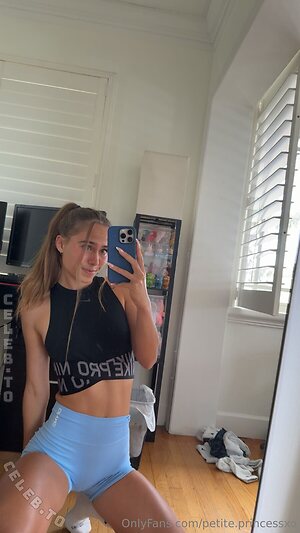 petite.princessxo photo