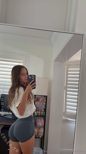 petite.princessxo Nude Leaked Photo #264