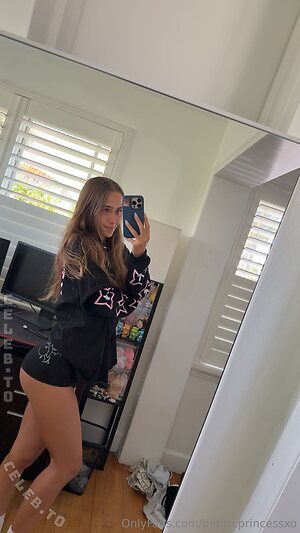 petite.princessxo Nude Leaked Photo #308