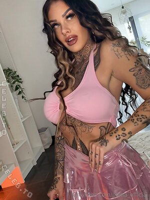 Phina Offizial Nude Leaked Photo #3