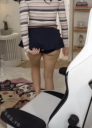Pokimane photo