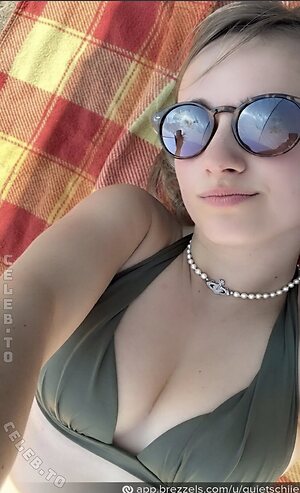 Quietschiie Nude Leaked Photo #9