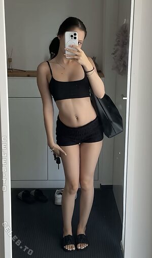 reallizsa Nude Leaked Photo #8