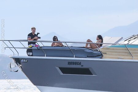 Rihanna Nude Leaked Photo #41