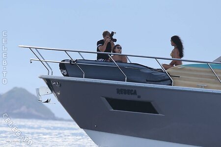 Rihanna Nude Leaked Photo #42
