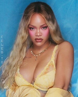 Rihanna Nude Leaked Photo #126