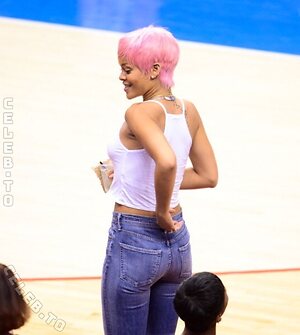 Rihanna Nude Leaked Photo #141