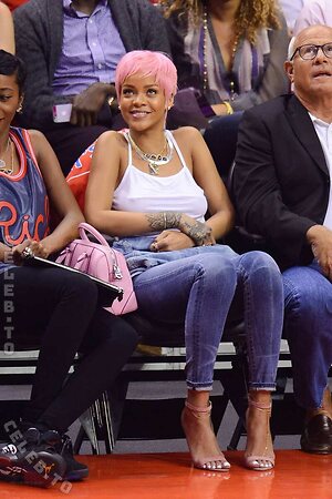 Rihanna Nude Leaked Photo #147