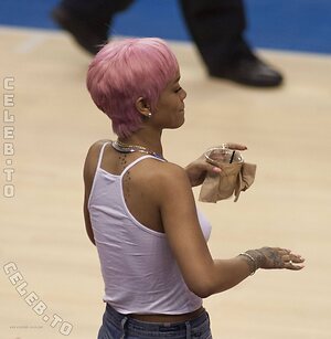 Rihanna Nude Leaked Photo #155
