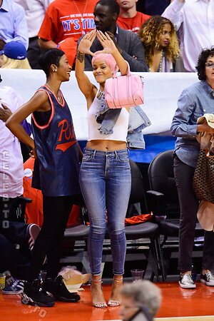 Rihanna Nude Leaked Photo #156