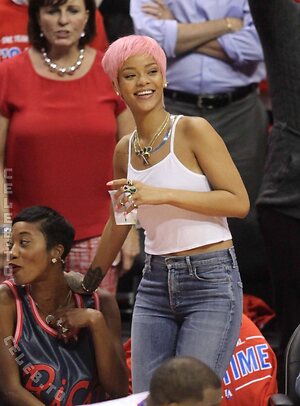 Rihanna Nude Leaked Photo #158