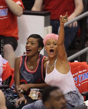 Rihanna Nude Leaked Photo #160