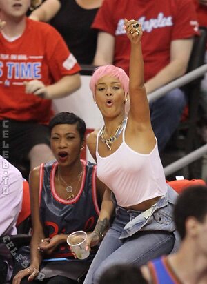 Rihanna Nude Leaked Photo #161