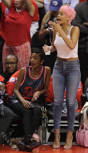 Rihanna Nude Leaked Photo #163