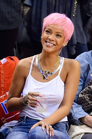 Rihanna Nude Leaked Photo #166