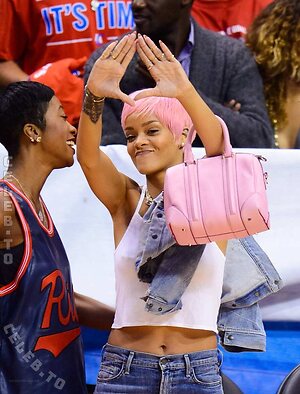 Rihanna Nude Leaked Photo #167
