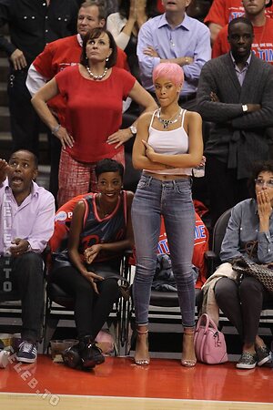 Rihanna Nude Leaked Photo #170
