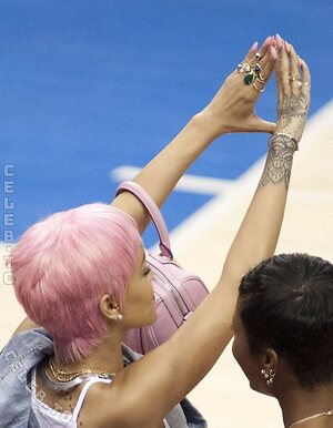 Rihanna Nude Leaked Photo #171