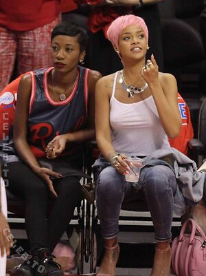 Rihanna Nude Leaked Photo #173