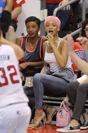 Rihanna Nude Leaked Photo #174