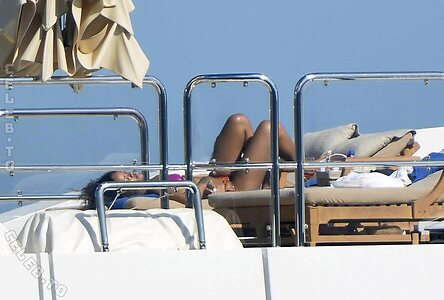 Rihanna photo
