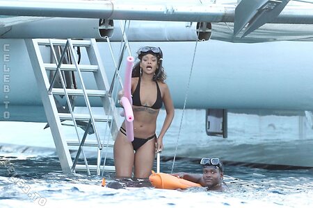 Rihanna photo