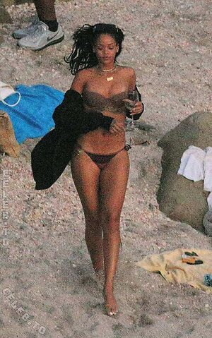 Rihanna photo