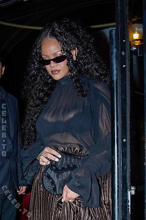 Rihanna photo