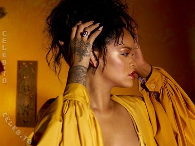 Rihanna Nude Leaked Photo #478