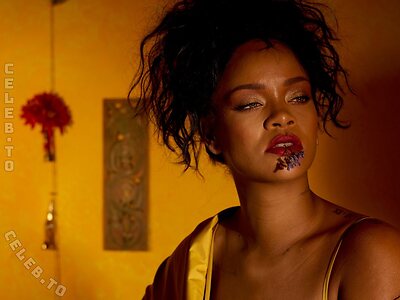 Rihanna Nude Leaked Photo #481