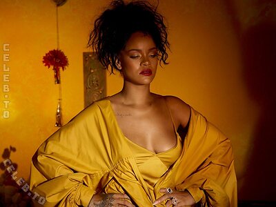 Rihanna Nude Leaked Photo #486