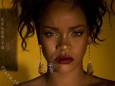 Rihanna Nude Leaked Photo #488