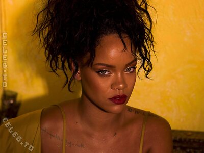 Rihanna Nude Leaked Photo #494