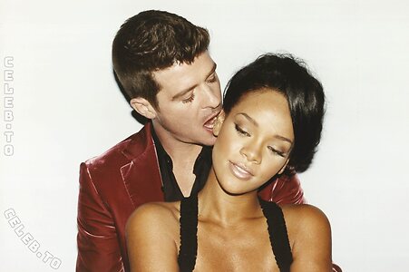Rihanna Nude Leaked Photo #497