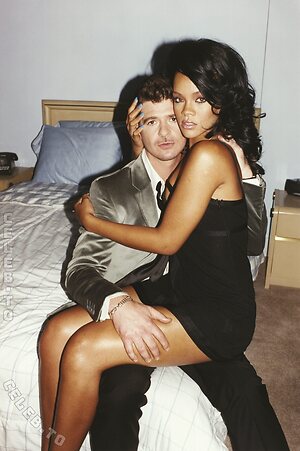 Rihanna Nude Leaked Photo #503