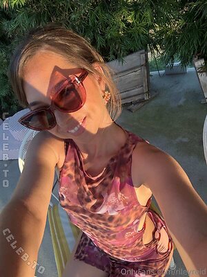 Riley Reid Nude Leaked Photo #594