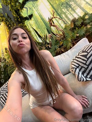 Riley Reid Nude Leaked Photo #719
