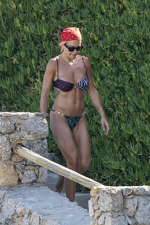 Rita Ora photo