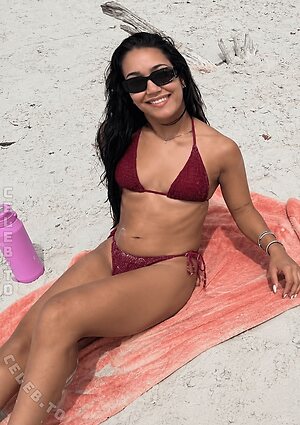 Roxanne Perez Nude Leaked Photo #5