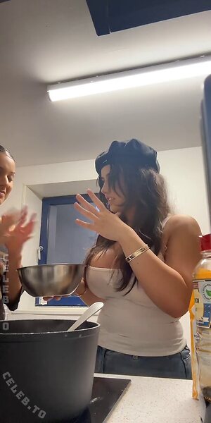 Roxy Mya / rxy.bb Nude Leaked Photo #38