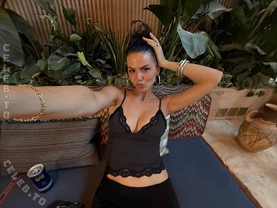 Ruby O. Fee Nude Leaked Photo #27